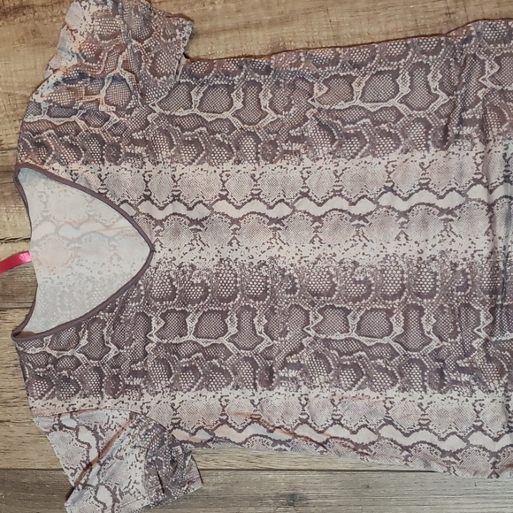 Vince Camuto-printed T-shirt and shorts Pajam - Picture 6 of 12